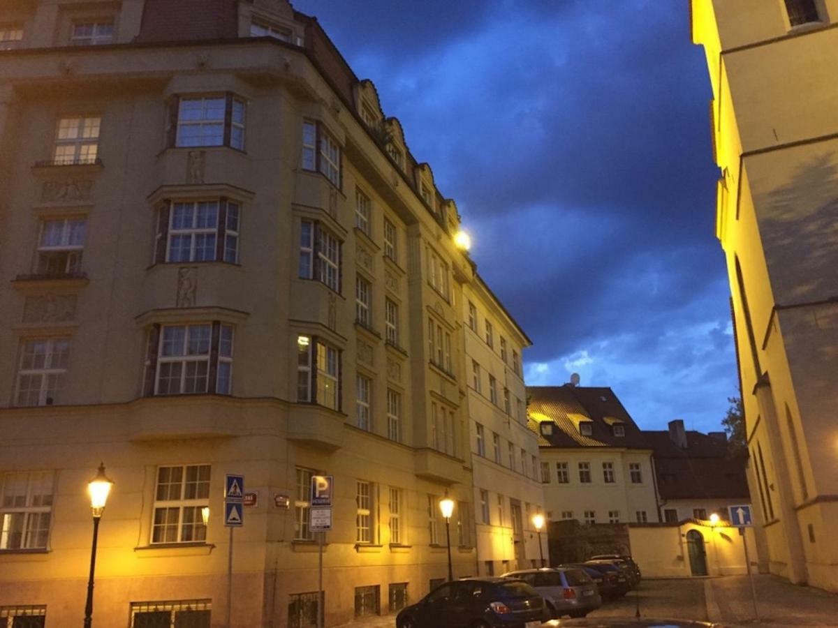 Spacious Elegance In The Heart Of Old Town Prag Exterior foto